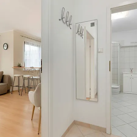 Cozy Jelitkowski Dwor In With Parking By Renters 아파트 그단스크
