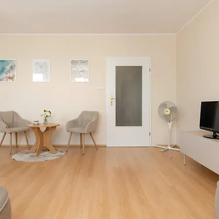 Cozy Jelitkowski Dwor In With Parking By Renters Gdaňsk